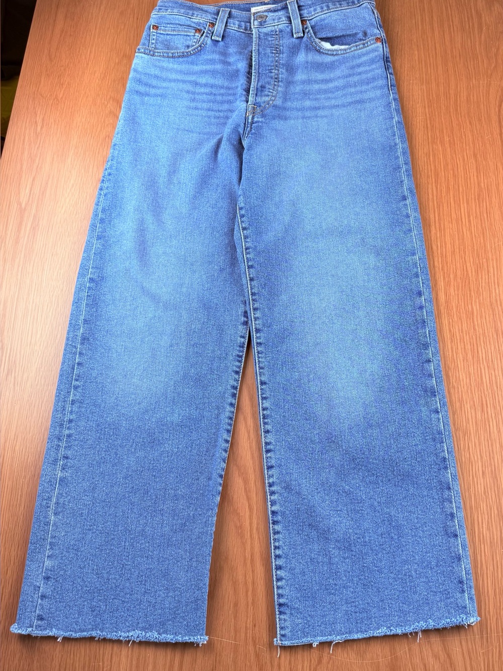 Levi’s women’s Ribcage Straight Ankle Jean Center Lane 27x27 Raw Hem NWT
